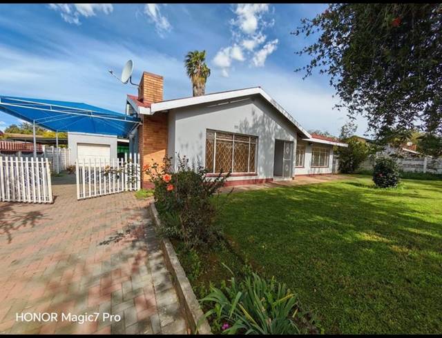 3 BEDROOM HOUSE FOR SALE IN VANDERBIJLPARK SE 1